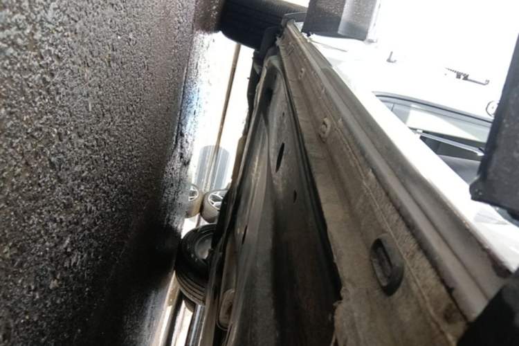 Used Volkswagen Tayron 2020 330TSI Two-Wheel Drive Luxury Smart Connectivity Version Right Side Sill