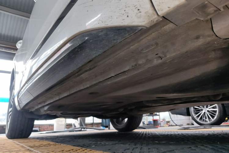 Used Volkswagen Tayron 2020 380TSI All-Wheel Drive R-Line Connected Version Right Side Sill