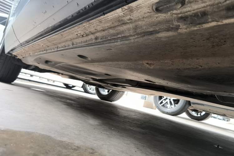Used Volkswagen Tayron 2020 330TSI Two-Wheel Drive Luxury Smart Connectivity Version Right Side Sill