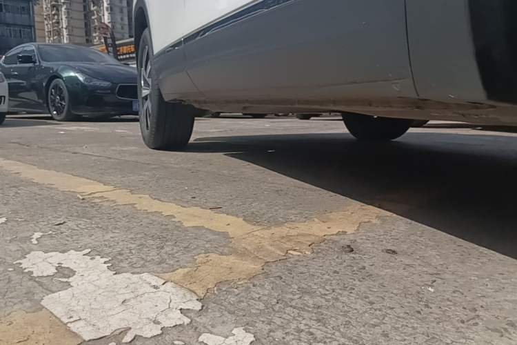 Used Volkswagen Tayron 2020 330TSI Two-Wheel Drive Luxury Smart Connectivity Version Right Side Sill