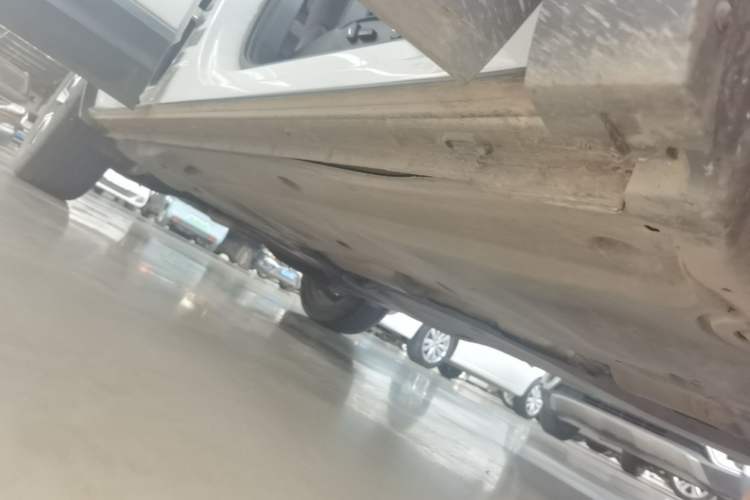 Used Volkswagen Tayron 2020 330TSI Two-Wheel Drive Luxury Smart Connectivity Version Right Side Sill