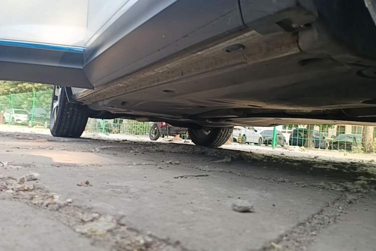 Used Volkswagen Tayron 2020 330TSI Two-Wheel Drive Luxury Smart Connectivity Version Right Side Sill