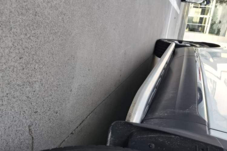 Used Volkswagen Tayron 2020 330TSI Two-Wheel Drive Luxury Smart Connectivity Version Right Side Sill