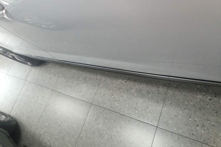Used Volkswagen Tayron 2020 280TSI Two-Wheel Drive Luxury Connect Edition Right Side Sill