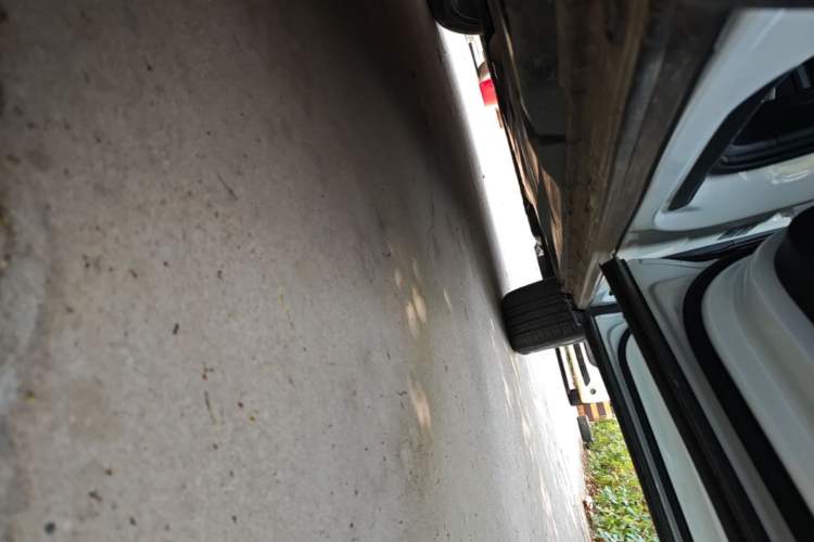 Used Volkswagen Tayron 2020 330TSI Two-Wheel Drive Luxury Smart Connectivity Version Right Side Sill