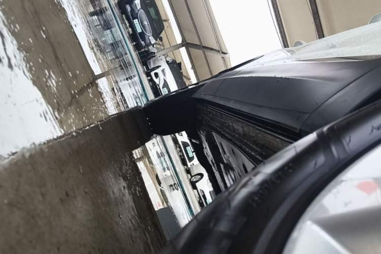 Used Volkswagen Tayron 2020 330TSI Two-Wheel Drive Luxury Connected Pro Edition Right Side Sill