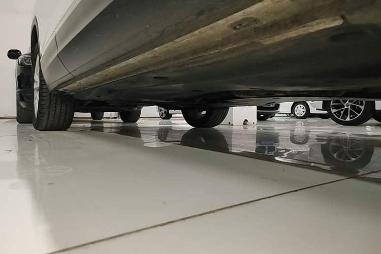 Used Volkswagen Tayron 2020 380TSI Four-Wheel Drive Luxury Connect Pro Edition Right Side Sill