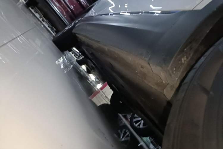 Used Volkswagen Tayron 2020 330TSI Two-Wheel Drive Luxury Smart Connectivity Version Right Side Sill
