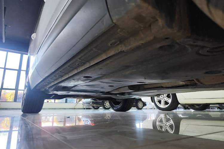 Used Volkswagen Tayron 2020 330TSI Two-Wheel Drive Luxury Smart Connectivity Version Right Side Sill