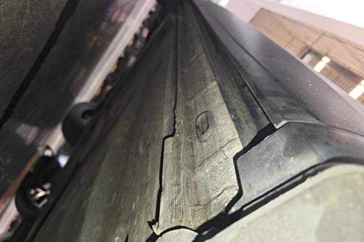 Used Volkswagen Tayron 2020 330TSI Two-Wheel Drive Luxury Smart Connectivity Version Right Side Sill