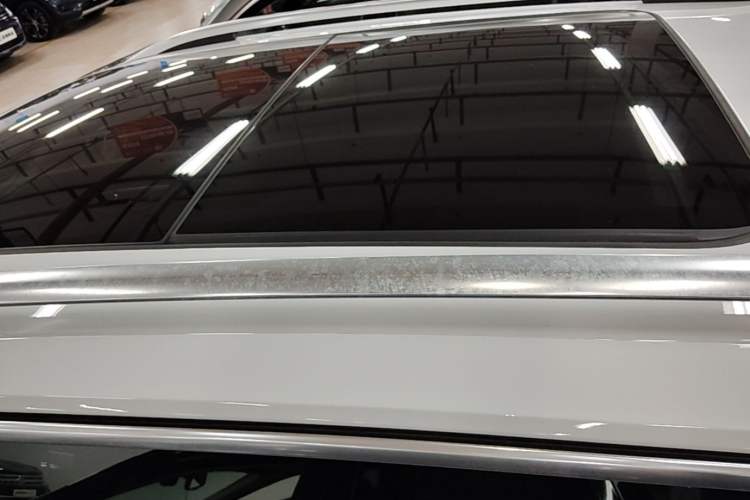 Used Volkswagen Tayron 2020 280TSI Two-Wheel Drive Luxury Connect Edition Roof