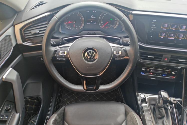 Used Volkswagen Tayron 2020 330TSI Two-Wheel Drive Luxury Smart Connectivity Version Steering Wheel