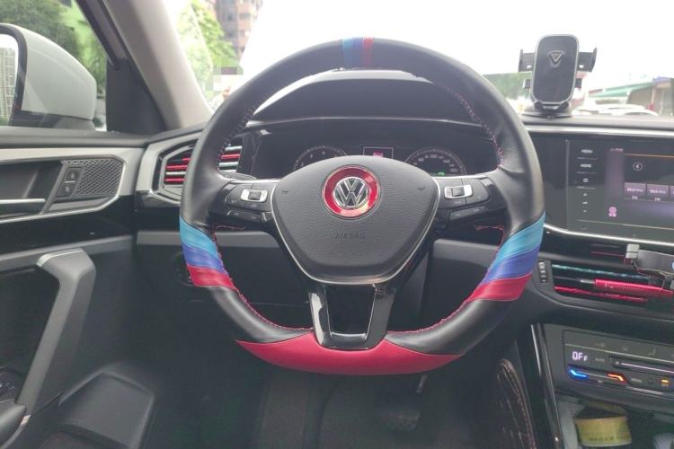 Used Volkswagen Tayron 2020 330TSI Two-Wheel Drive Luxury Smart Connectivity Version Steering Wheel