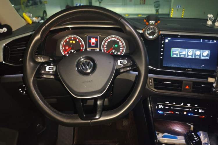 Used Volkswagen Tayron 2020 330TSI Two-Wheel Drive Luxury Smart Connectivity Version Steering Wheel