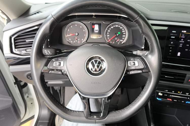 Used Volkswagen Tayron 2020 330TSI Two-Wheel Drive Luxury Smart Connectivity Version Steering Wheel