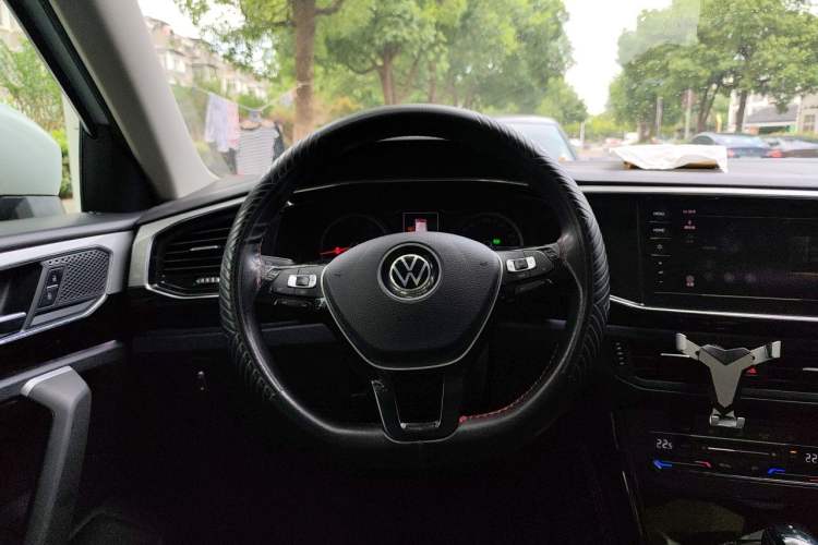 Used Volkswagen Tayron 2020 330TSI Two-Wheel Drive Luxury Smart Connectivity Version Steering Wheel