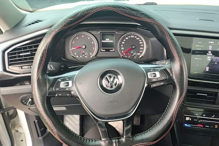 Used Volkswagen Tayron 2020 330TSI Two-Wheel Drive Luxury Smart Connectivity Version Steering Wheel