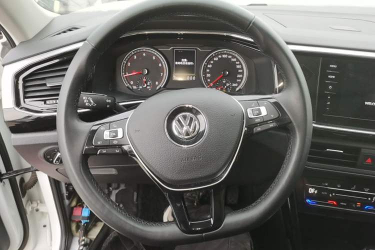 Used Volkswagen Tayron 2020 330TSI Two-Wheel Drive Luxury Smart Connectivity Version Steering Wheel