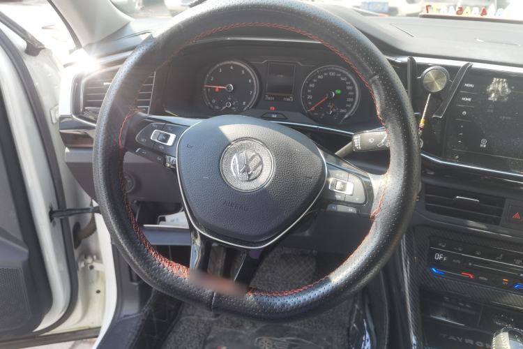 Used Volkswagen Tayron 2020 330TSI Two-Wheel Drive Luxury Smart Connectivity Version Steering Wheel