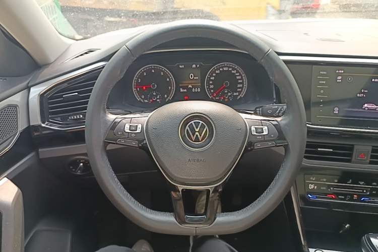Used Volkswagen Tayron 2020 330TSI Two-Wheel Drive Luxury Smart Connectivity Version Steering Wheel