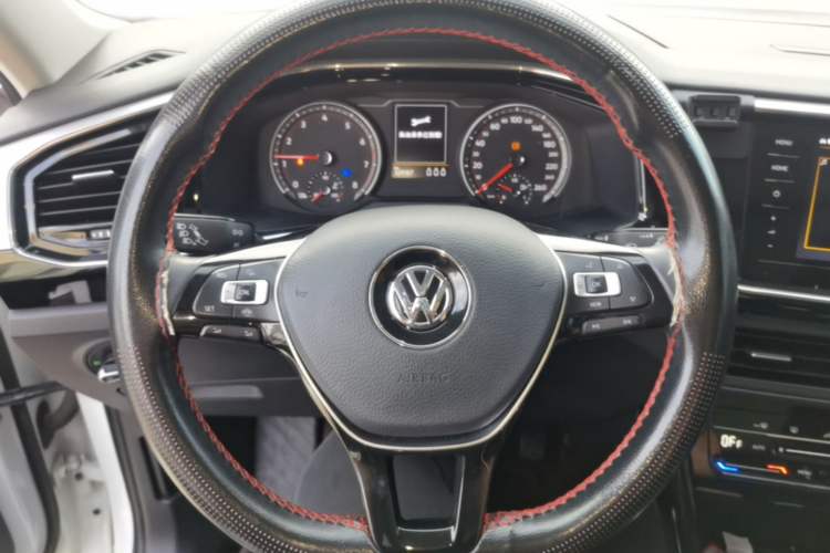 Used Volkswagen Tayron 2020 330TSI Two-Wheel Drive Luxury Smart Connectivity Version Steering Wheel