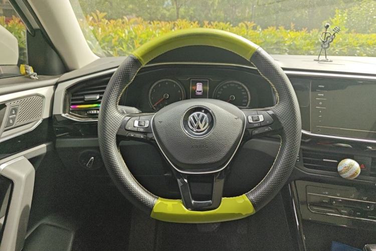 Used Volkswagen Tayron 2020 330TSI Two-Wheel Drive Luxury Smart Connectivity Version Steering Wheel