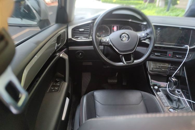 Used Volkswagen Tayron 2020 330TSI Two-Wheel Drive Luxury Smart Connectivity Version Steering Wheel
