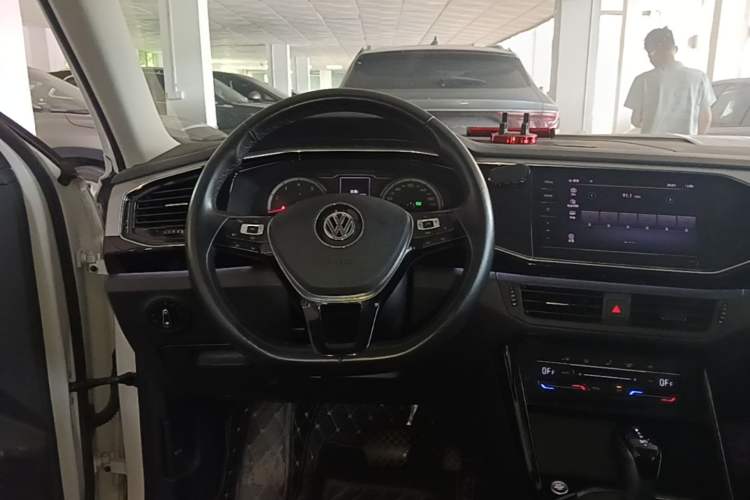 Used Volkswagen Tayron 2020 330TSI Two-Wheel Drive Luxury Smart Connectivity Version Steering Wheel