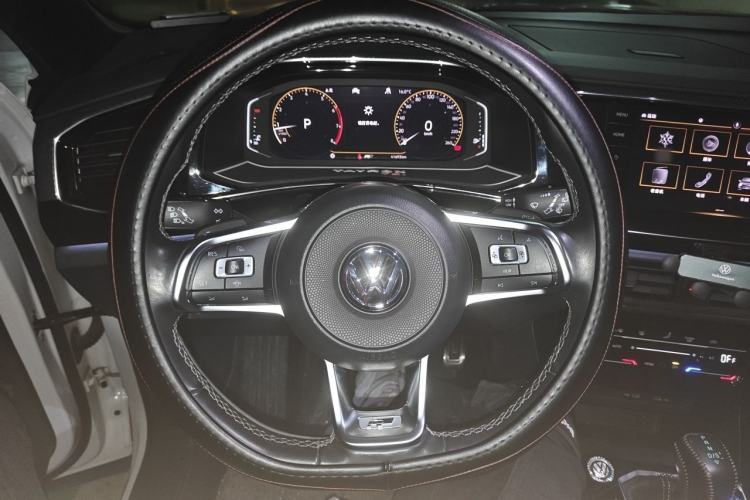 Used Volkswagen Tayron 2020 380TSI All-Wheel Drive R-Line Connected Version Steering Wheel