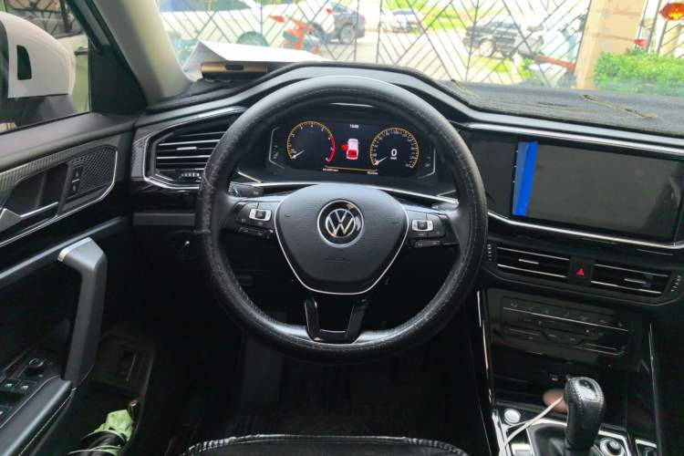 Used Volkswagen Tayron 2020 330TSI Two-Wheel Drive Luxury Connected Pro Edition Steering Wheel