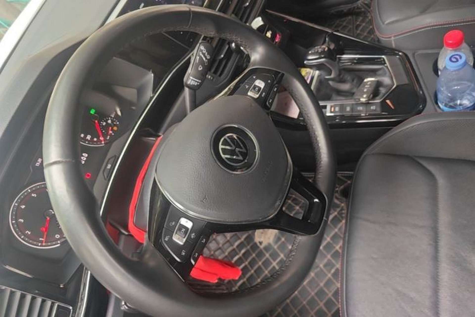 Used Volkswagen Tayron 2020 330TSI Two-Wheel Drive Luxury Smart Connectivity Version Steering Wheel