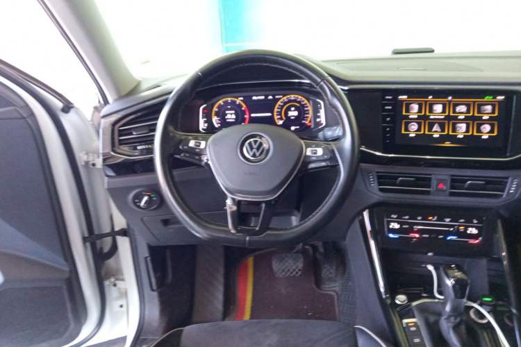 Used Volkswagen Tayron 2020 330TSI Two-Wheel Drive Luxury Connected Pro Edition Steering Wheel