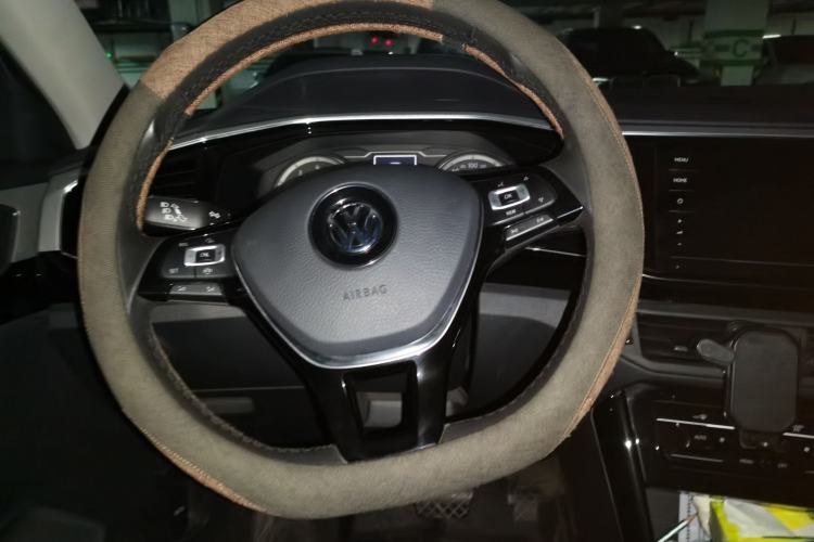 Used Volkswagen Tayron 2020 280TSI Two-Wheel Drive Luxury Connect Edition Steering Wheel