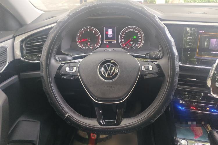 Used Volkswagen Tayron 2020 330TSI Two-Wheel Drive Luxury Smart Connectivity Version Steering Wheel