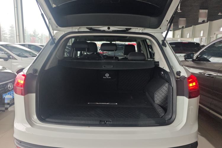 Used Volkswagen Tayron 2020 330TSI Two-Wheel Drive Luxury Smart Connectivity Version Trunk
