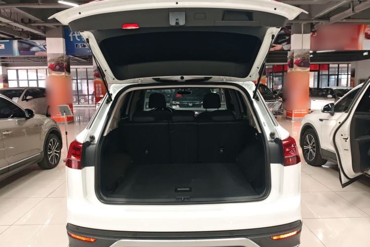 Used Volkswagen Tayron 2020 330TSI Two-Wheel Drive Luxury Smart Connectivity Version Trunk