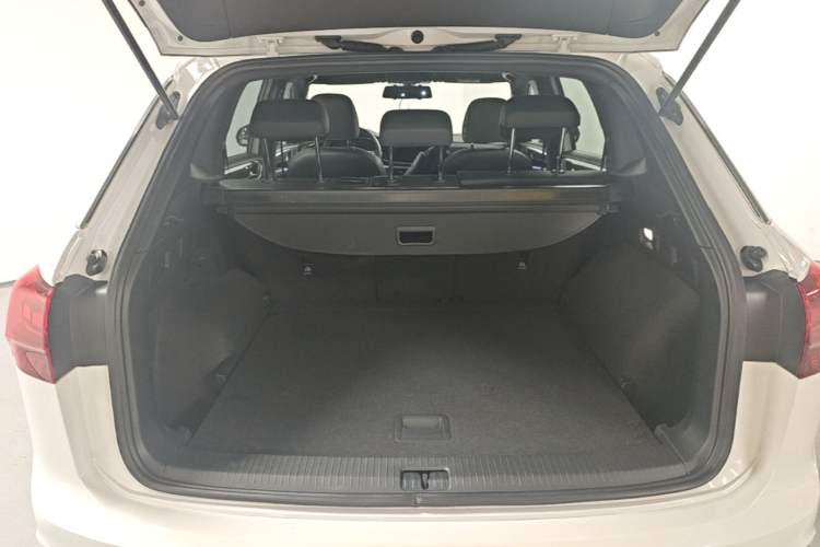 Used Volkswagen Tayron 2020 380TSI All-Wheel Drive R-Line Connected Version Trunk