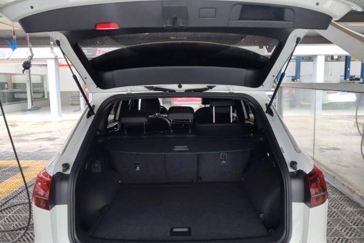 Used Volkswagen Tayron 2020 380TSI All-Wheel Drive R-Line Connected Version Trunk