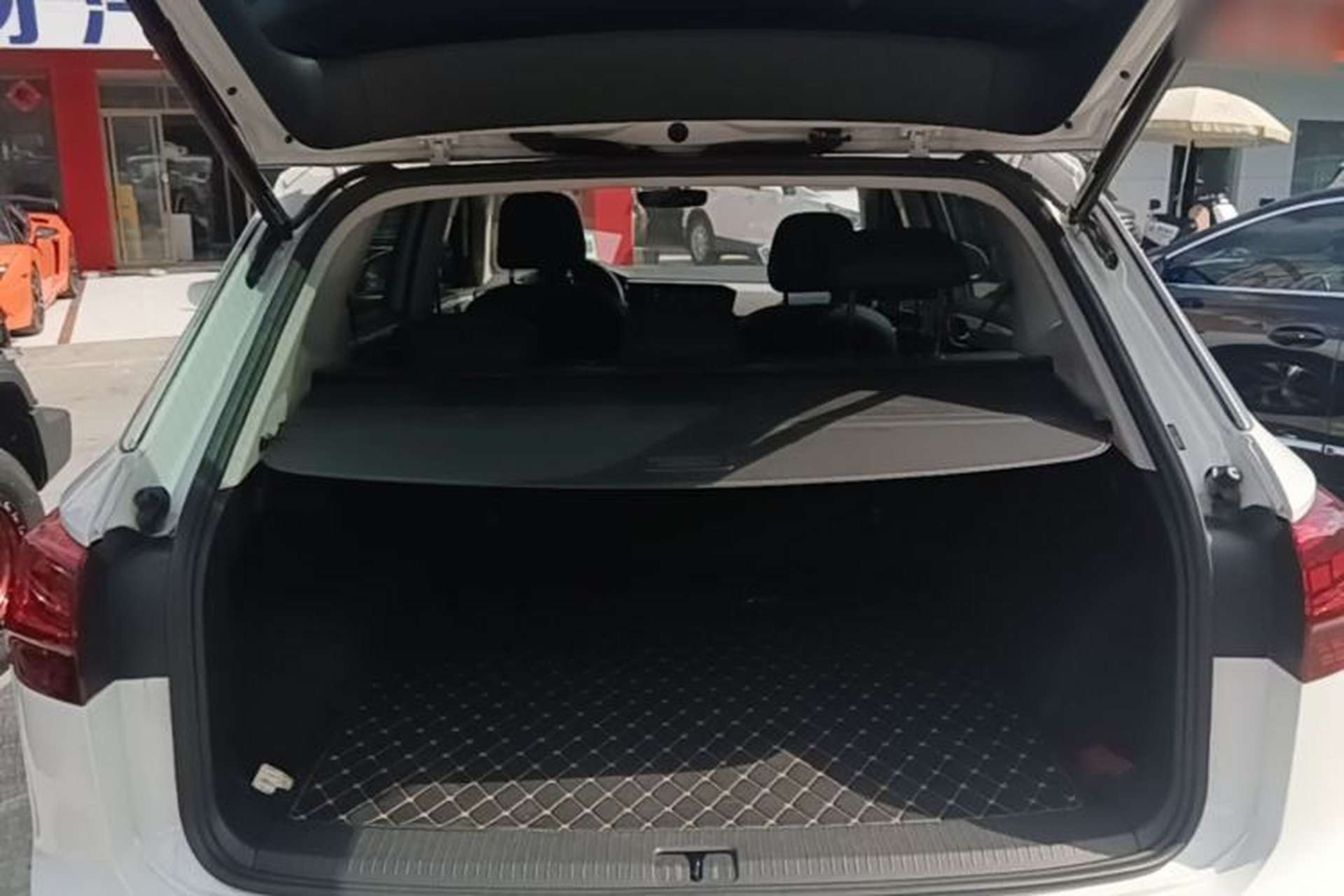 Used Volkswagen Tayron 2020 330TSI Two-Wheel Drive Luxury Smart Connectivity Version Trunk