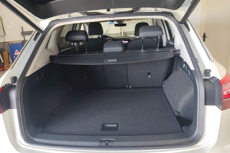 Used Volkswagen Tayron 2020 330TSI Two-Wheel Drive Luxury Connected Pro Edition Trunk