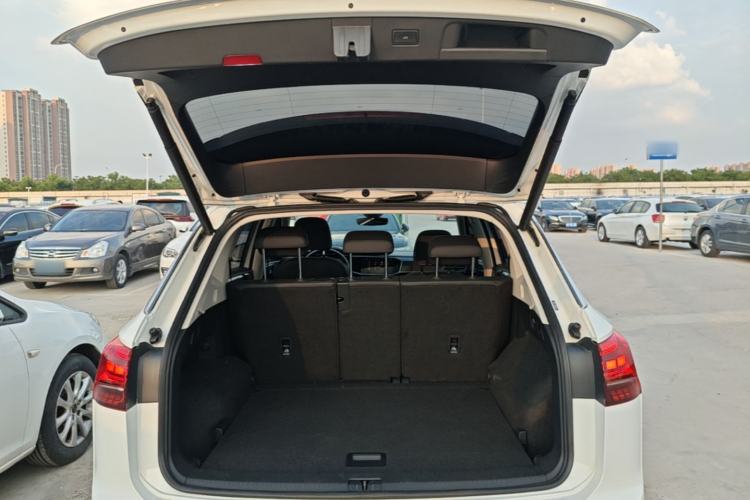 Used Volkswagen Tayron 2020 330TSI Two-Wheel Drive Luxury Connected Pro Edition Trunk