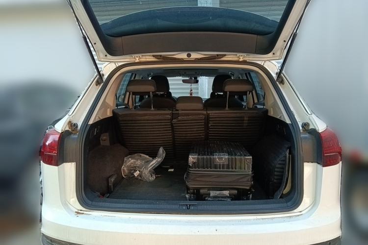 Used Volkswagen Tayron 2020 280TSI Two-Wheel Drive Comfort Connect Edition Trunk