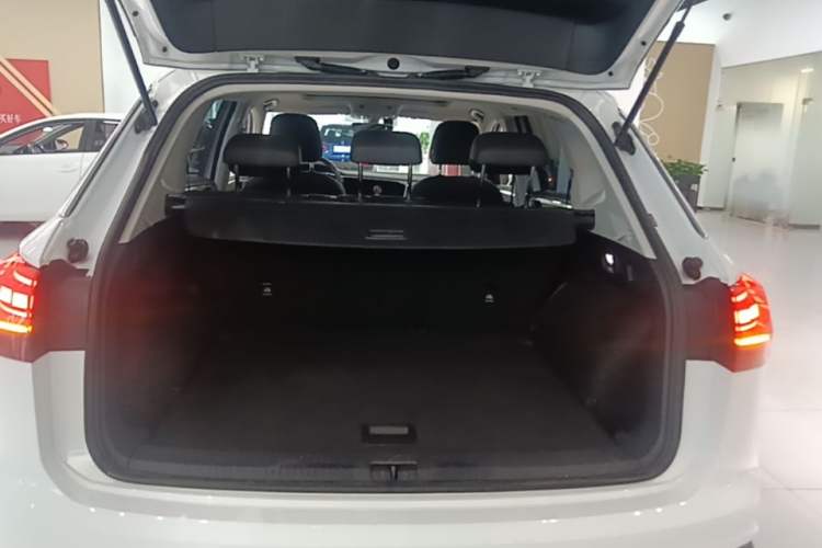 Used Volkswagen Tayron 2020 330TSI Two-Wheel Drive Luxury Smart Connectivity Version Trunk