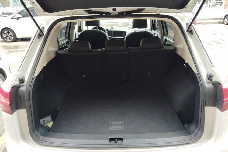 Used Volkswagen Tayron 2020 280TSI Two-Wheel Drive Luxury Connect Edition Trunk