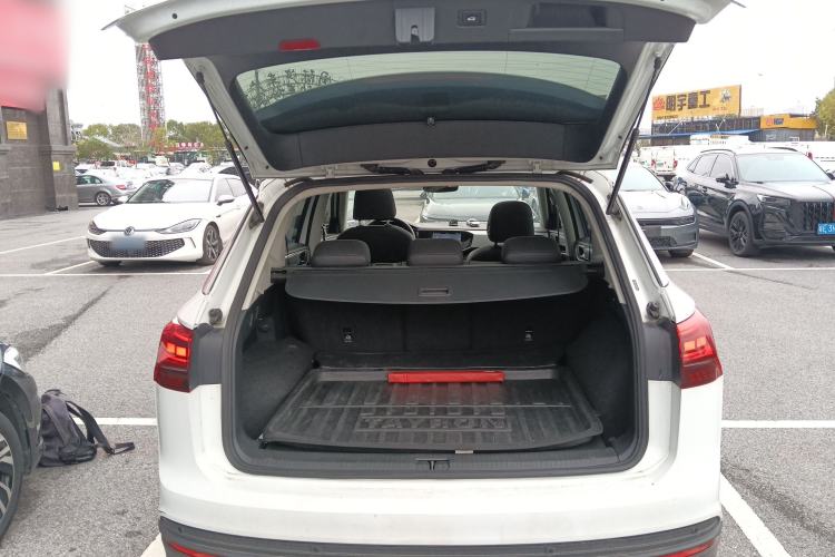 Used Volkswagen Tayron 2020 330TSI Two-Wheel Drive Luxury Smart Connectivity Version Trunk