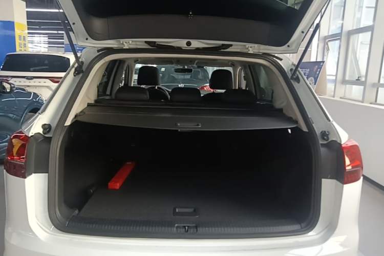 Used Volkswagen Tayron 2020 330TSI Two-Wheel Drive Luxury Smart Connectivity Version Trunk