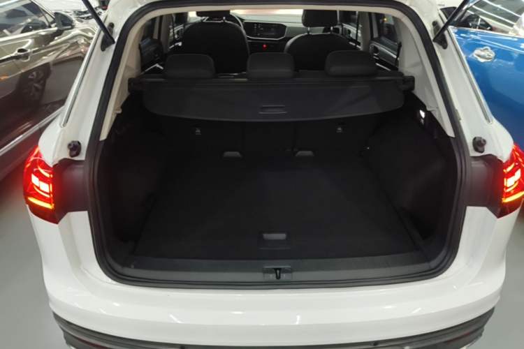 Used Volkswagen Tayron 2020 280TSI Two-Wheel Drive Luxury Connect Edition Trunk