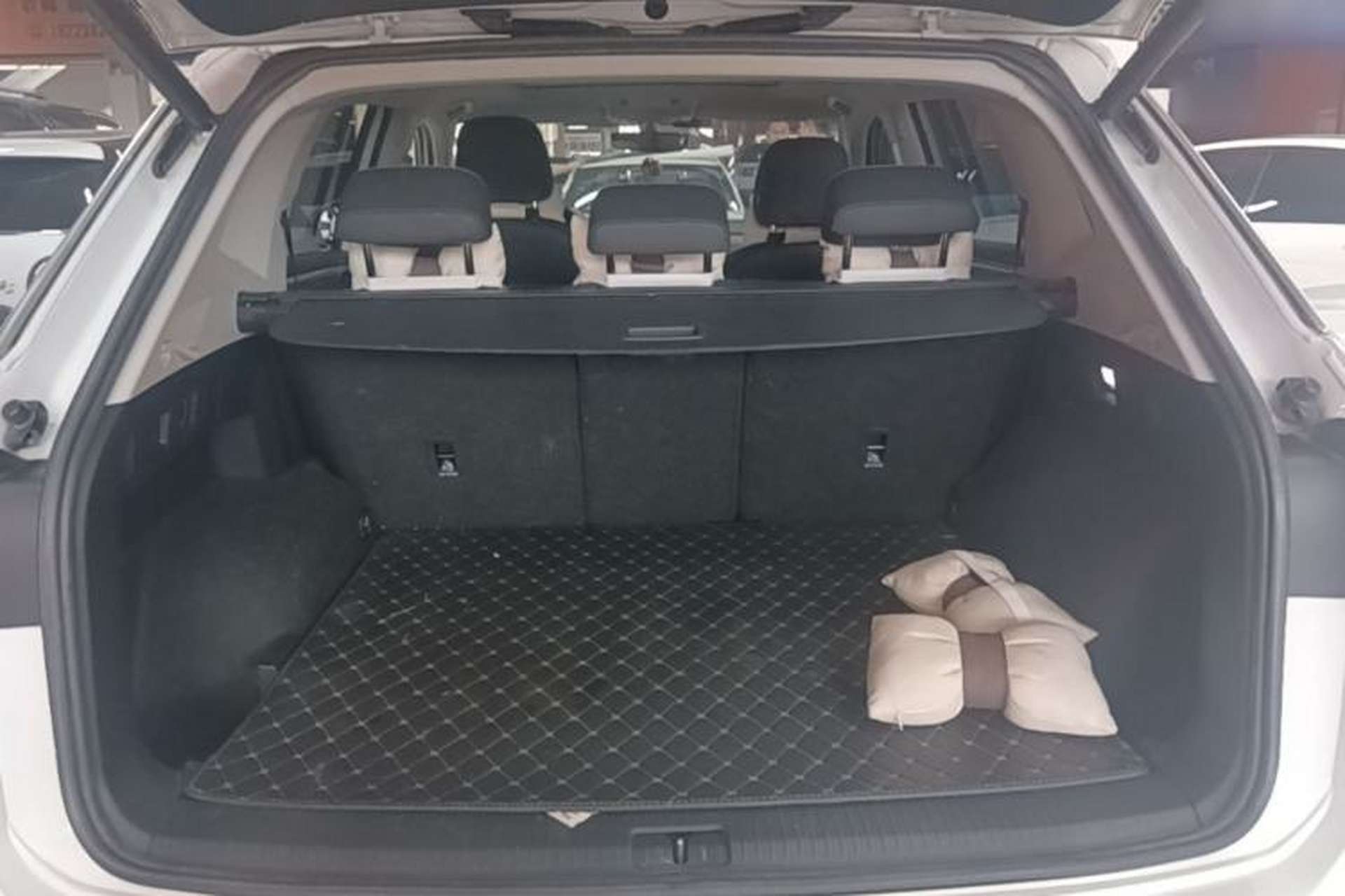 Used Volkswagen Tayron 2020 280TSI Two-Wheel Drive Luxury Connect Edition Trunk