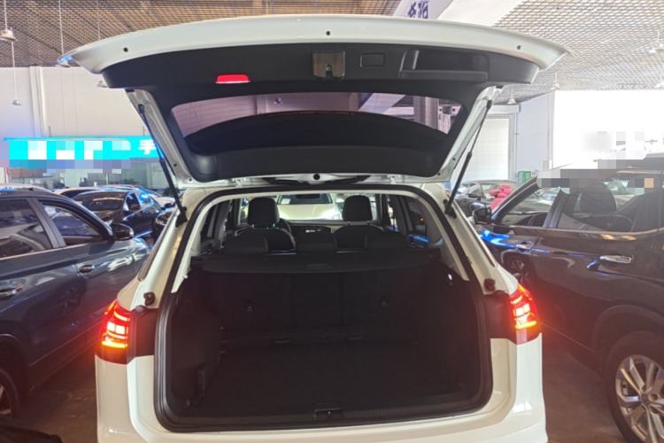 Used Volkswagen Tayron 2020 330TSI Two-Wheel Drive Luxury Smart Connectivity Version Trunk