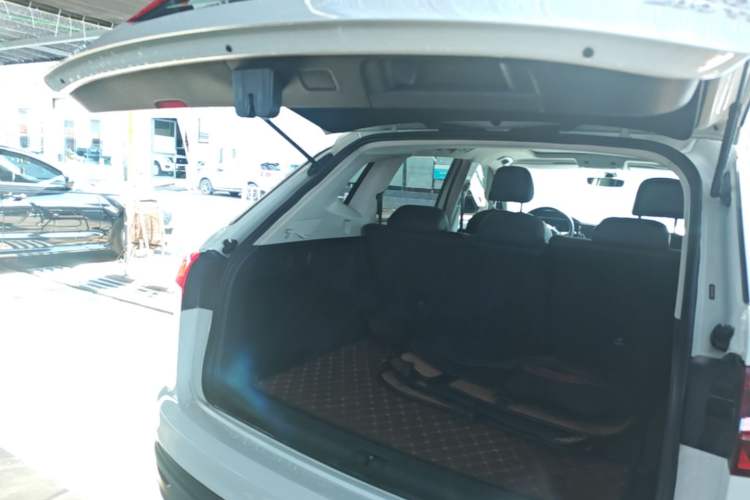 Used Volkswagen Tayron 2020 280TSI Two-Wheel Drive Luxury Connect Edition Trunk